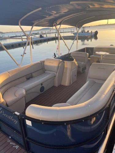 Lakefront Duplex with Pontoon Boat 2 Bedroom Home in Mount Dora, USA