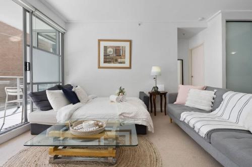 A Comfy 2BR Apt for 7 Next to Darling Harbour - image 8