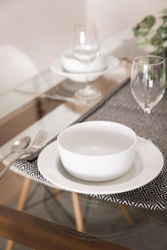 A Stylish & Bright Suite Next to Darling Harbour - image 7