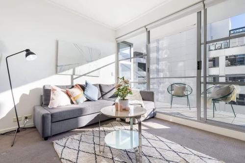 A Comfy 2BR Apt Amazing View of Darling Harbour - image 2