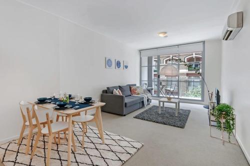 A Comfy & Modern Studio Near Darling Harbour - image 9