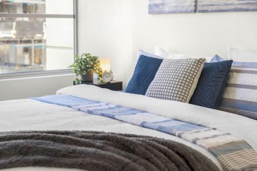 A Stylish Apt City Views Next To Darling Harbour - image 9
