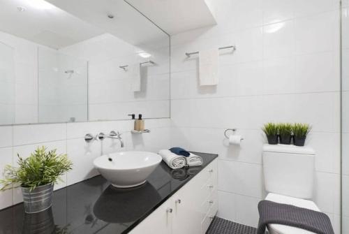A Stylish & Cozy Studio Next To Darling Harbour - image 5