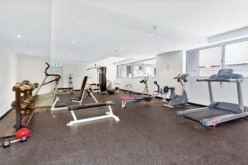 A Plush & Comfy Apt Right Next to Darling Harbour - image 9