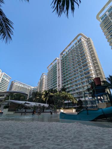 Swimming pool, Nanu's Urban Escape in Manila