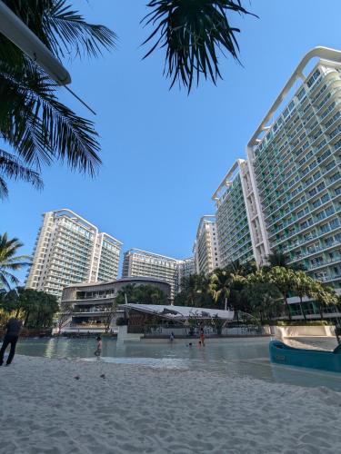 Swimming pool, Nanu's Urban Escape in Manila