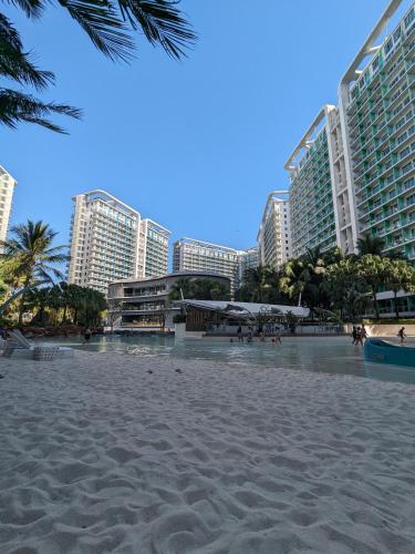 Swimming pool, Nanu's Urban Escape in Manila