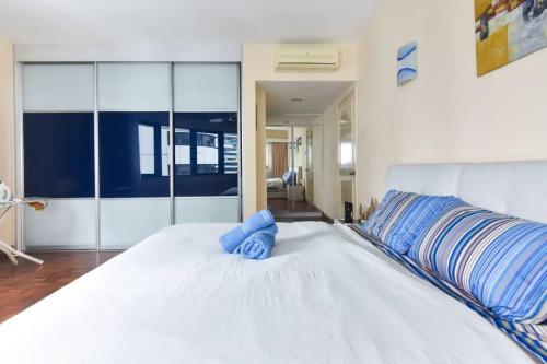Comfy & Spacious 3BR UBN Apartments Shangri-La KL - image 11