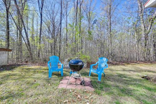 Serene Home Between Lake Jocassee and Lake Keowee! in Salem, USA