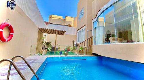 Elegant Apartment - Private Pool & Garden Views