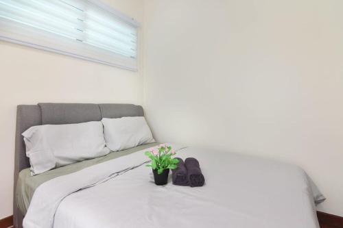 Lux & Stylish 2BR Apt at KLGCC Free Parking - image 8