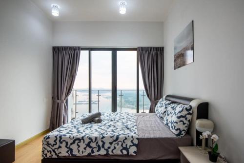 Chic 3BR in Danga Bay with Water Views & Parking, Johor Bahru (foto 3)