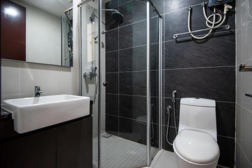 Chic 3BR in Danga Bay with Water Views & Parking, Johor Bahru (foto 10)