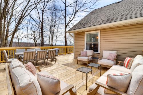 Family-Friendly Albrightsville Cabin Deck and Views in Albrightsville, USA