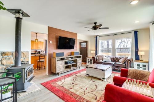 Family-Friendly Albrightsville Cabin Deck and Views in Albrightsville, USA
