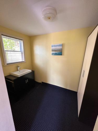 Welcome Inn - image 6