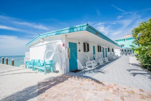 Edgewater Lodge