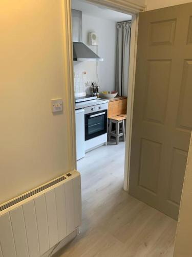 Grassmarket Apartment - image 9