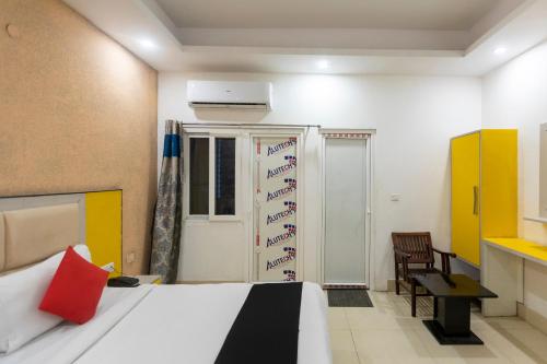 OYO Flagship Hotel Noida Residency Near ISKCON Temple Noida