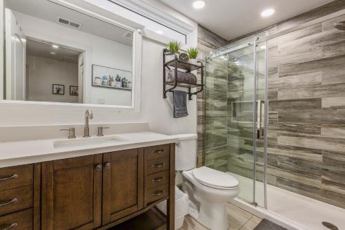Urban Explorer Pad - 3BR - Backyard -Parking - image 13