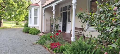Ardross House in Amberley