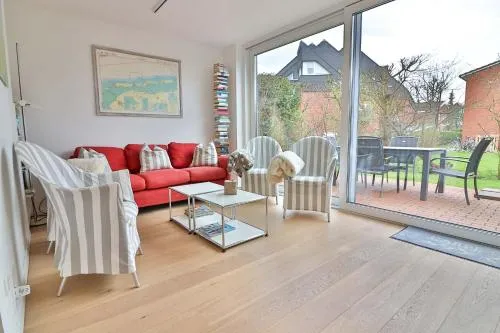 Orange Hygge Haus in Langeoog, Deutschland