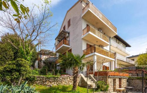 Beautiful Apartment In Dramalj