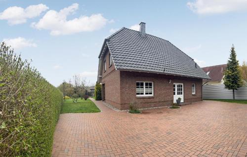 Awesome Home In Waren mritz With Wifi