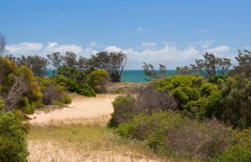 Coral Break - Three-bedroom beachfront unit