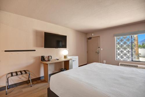 The Dunes Hotel (Palm Springs) Room Type - King Room - Disability Access The Dunes Hotel (Palm Springs) Room Type - King Room - Disability Access