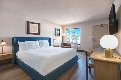 1 queen bed