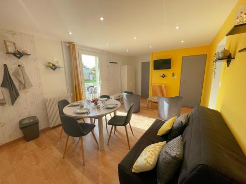 Charmant gîte tout équipé avec jardin et activités pour enfants près d'Amboise. - FR-1-381-573 (Charmant gite tout equipe avec jardin et activites pour enfants pres d'Amboise. - FR-1-381-573) in Poce Sur Cisse