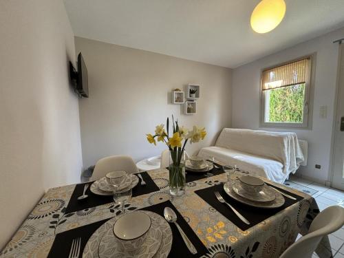 Gîte tout compris entre Moulins et Saint-Pourçain-sur-Sioule - FR-1-489-512 (Gite tout compris entre Moulins et Saint-Pourcain-sur-Sioule - FR-1-489-512) in Monetay-sur-Allier