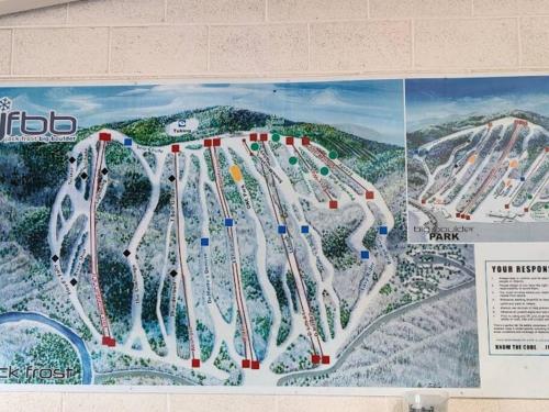 Mountain & Lake Escape w/ Hot Tub & Free Massages! in Lake Harmony, USA