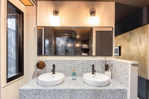 Bijou Suites Chaya - image 3
