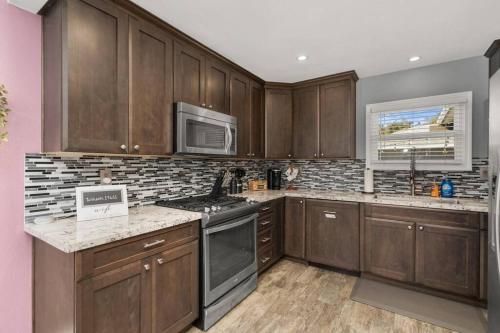 Newly Remodeled Home in the Heart of Orange County in Midway City, USA