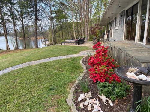 Elias Lake House in Gainesville, USA