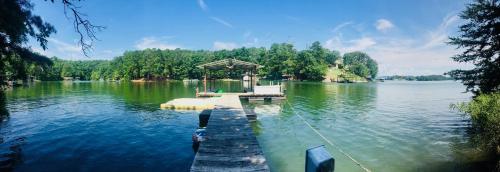 Elias Lake House in Gainesville, USA