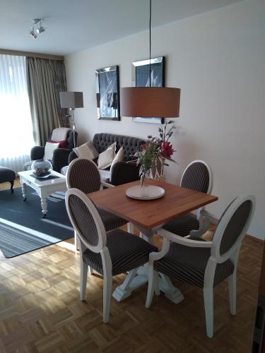 One-Bedroom Apartment image 8