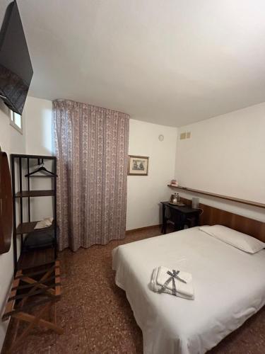 1 twin bed