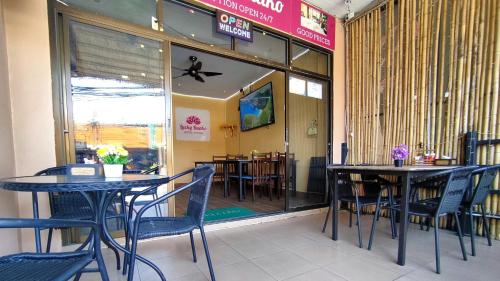 Lucky Patong Inn Hotel - 레스토랑