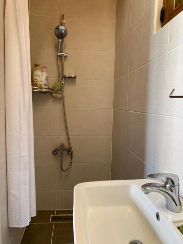 Deluxe Twin Room image 2