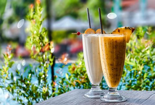 Bar/lounge, Courtyard by Marriott Phuket, Patong Beach Resort in Phuket