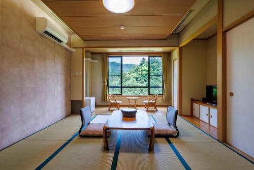 Japanese-Style Room with Shared Bathroom - River View - Non-Smoking