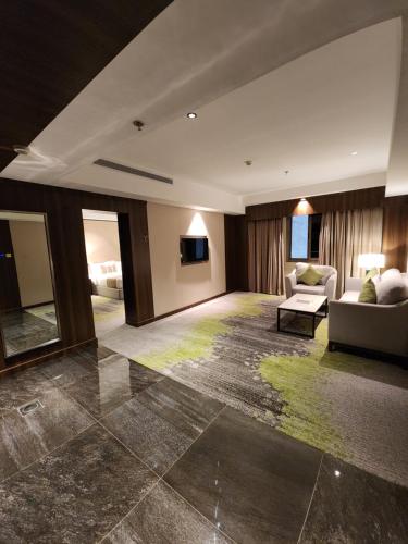 Instalaciones, Azar Hotel in Anqarah