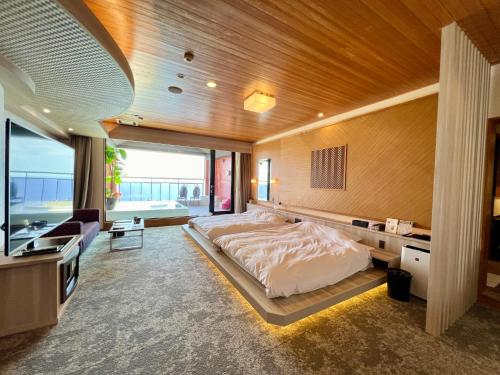 SKY Tower Sweet 4 Beppu, Resort Love Hotel Room Type - King Room with Two King Beds