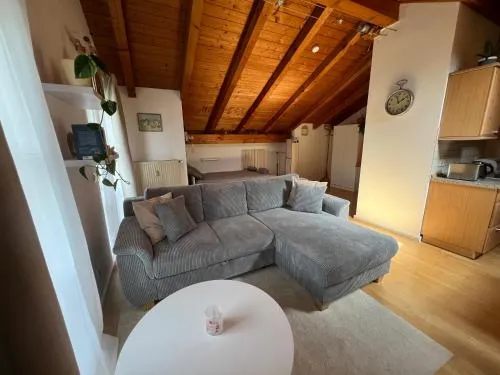 Gemütliche Dachgeschosswohnung mit Balkon in Ainring, Deutschland