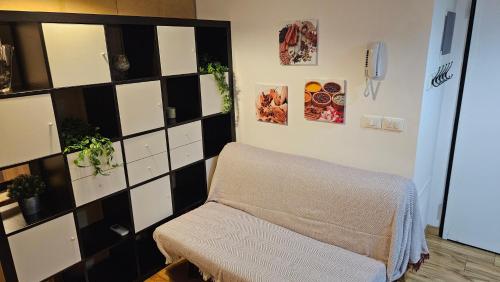 Studio with Balcony image 4