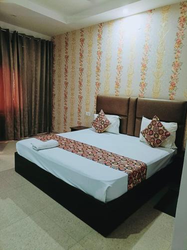 Hotel IVY Near IGI Delhi Airport