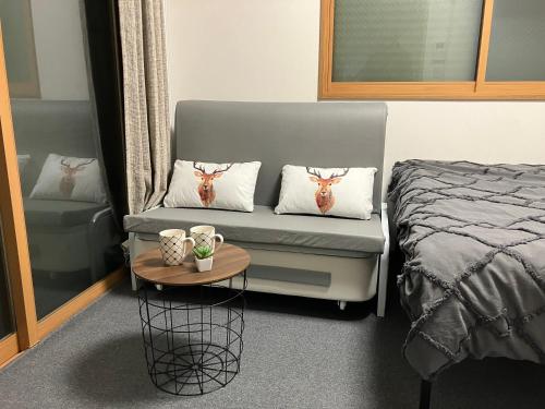 Close to Tokyo Disneyland and 2 minute away from Makuhari Messe and 24 Hours public transport 東京ディズニーランド近辺 幕張メッセまで2分 公共交通機関は24時間毎日利用可能